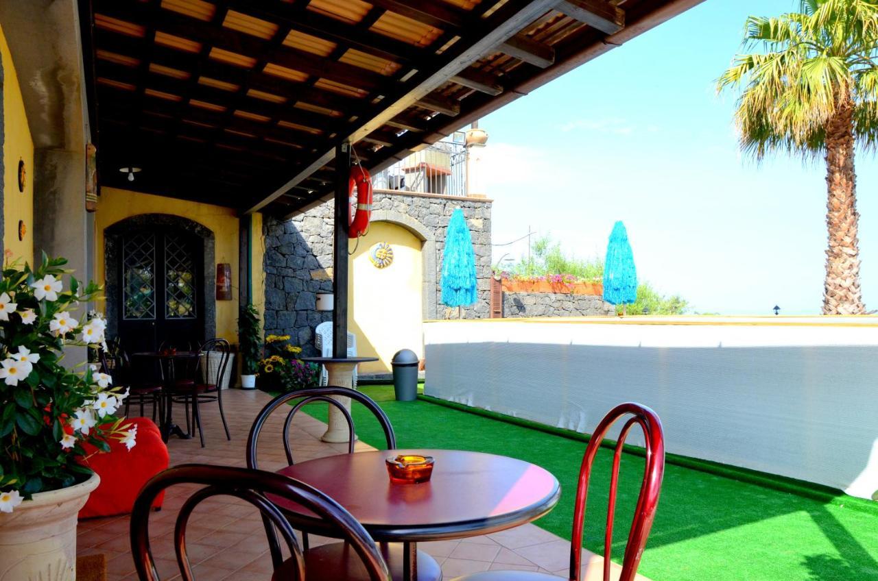 La Casa Del Melograno Bed & Breakfast Santa Venerina Exterior photo